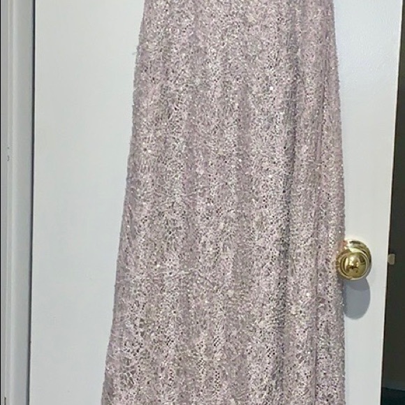 Carmen Marc Valvo evening gown size 12 - Picture 4 of 5